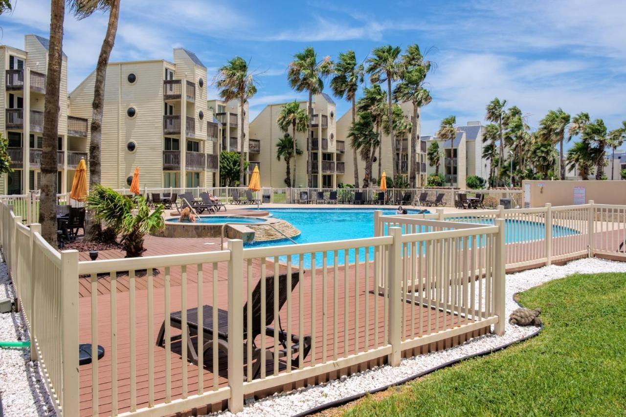 Ground Floor Cozy Condo Seconds From The Beach With Private Terrace South Padre Island Exterior foto